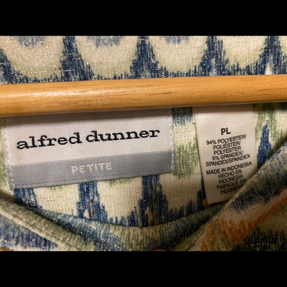 Earth toned blouse - Picture 3 of 3